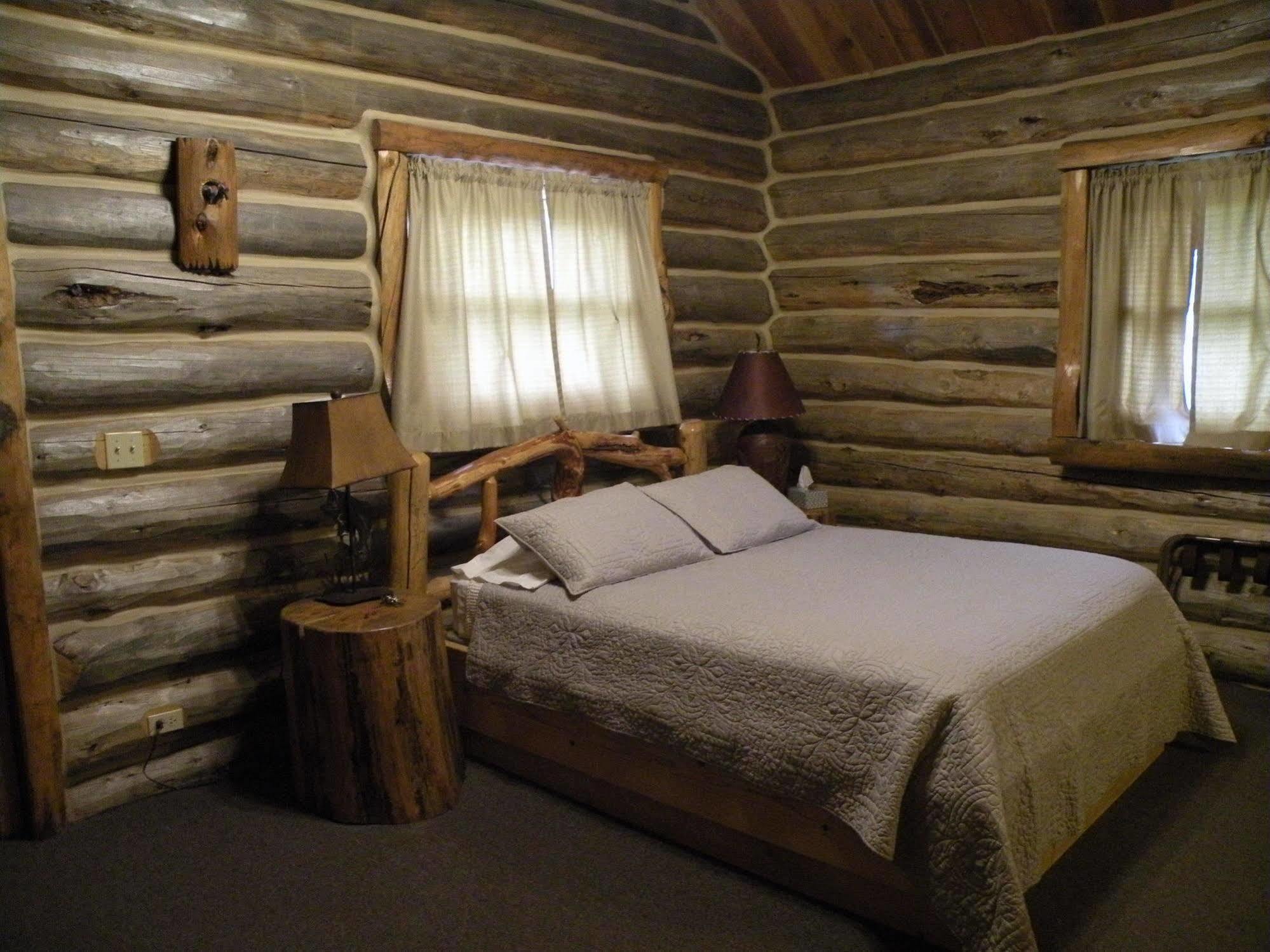 Gold Camp Cabins Custer Buitenkant foto